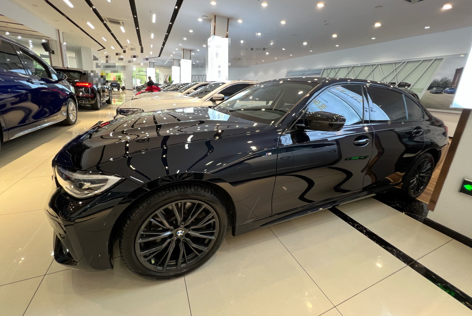 宝马3系 2022款 330Li xDrive M运动曜夜套装