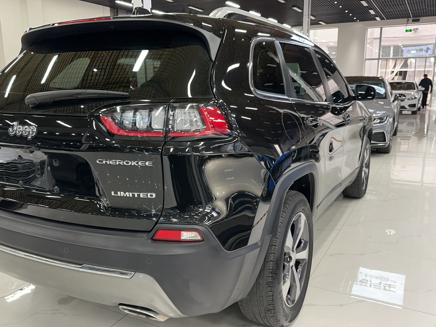 Jeep 自由光 2019款 2.0T 四驱探享版 自动驾驶智慧包 国V