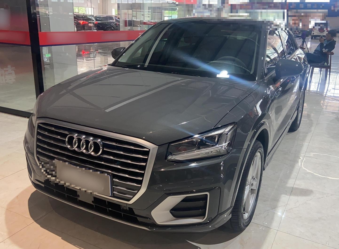 奥迪Q2L 2021款 35 TFSI 时尚致雅型