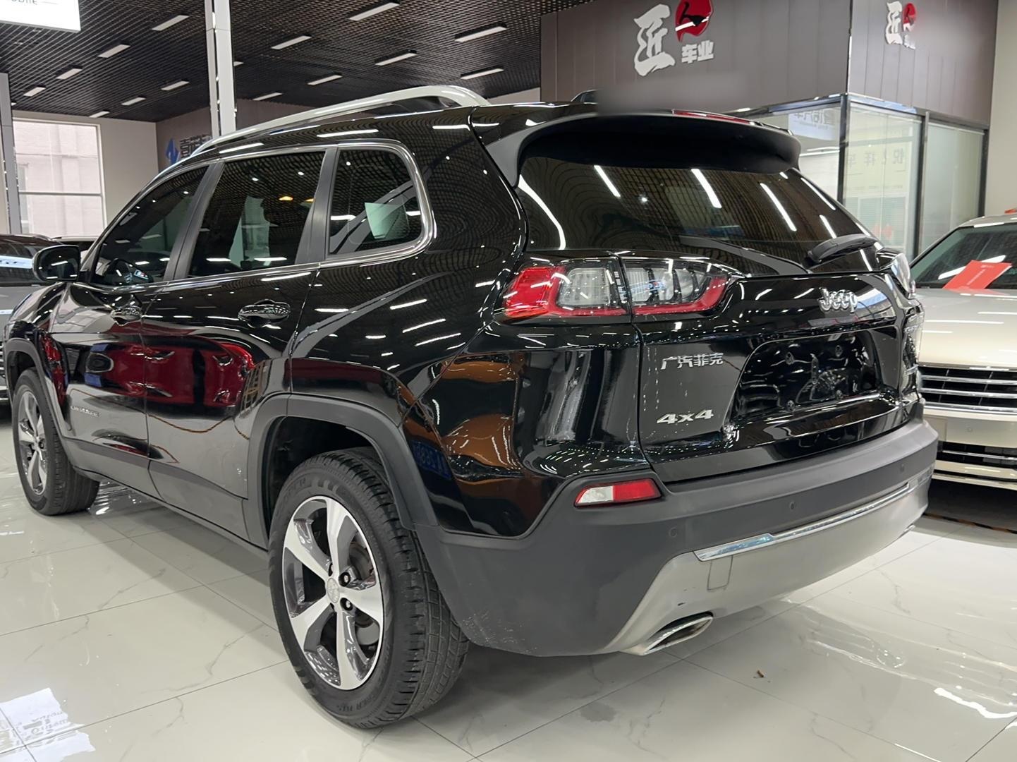 Jeep 自由光 2019款 2.0T 四驱探享版 自动驾驶智慧包 国V