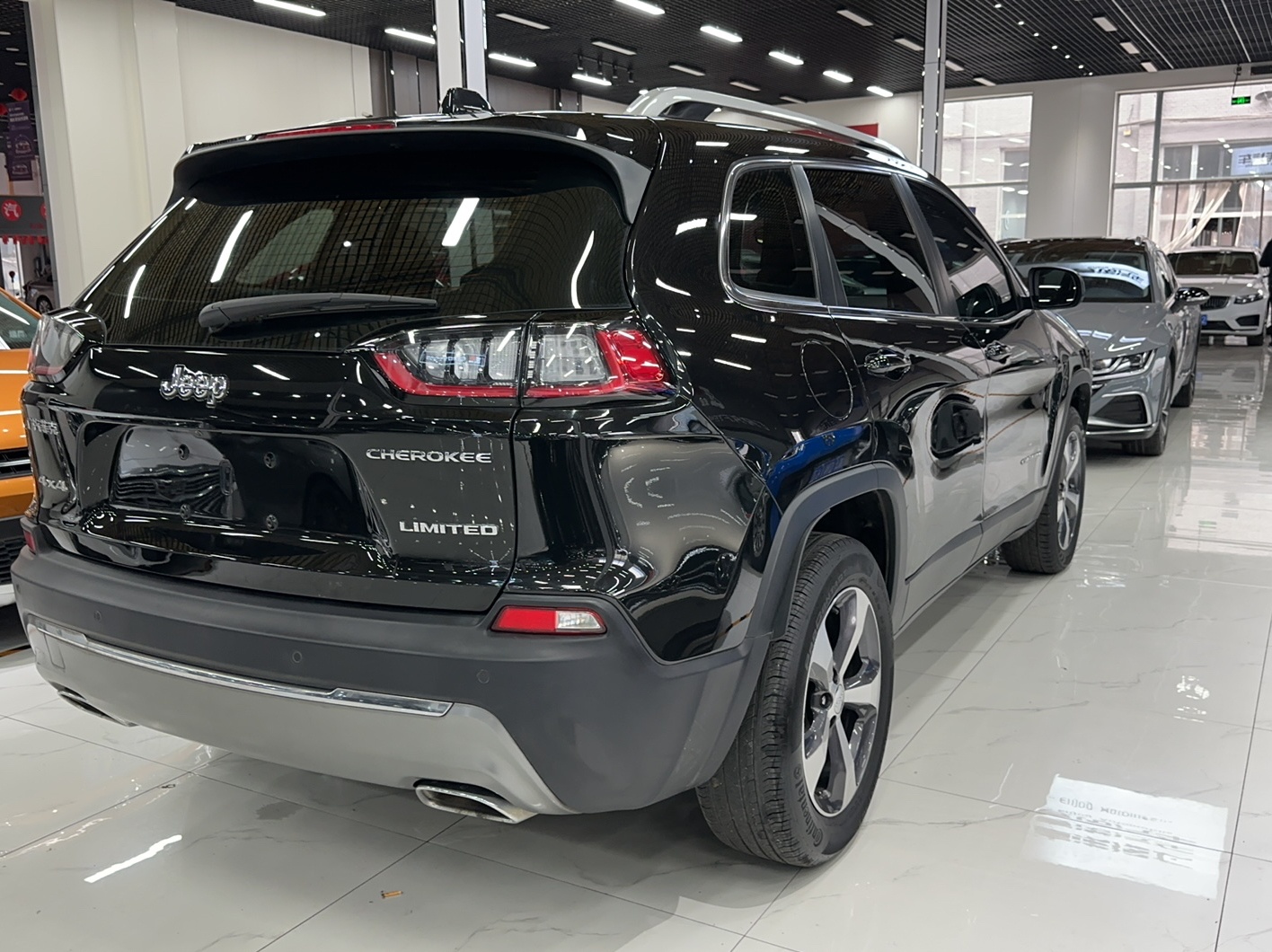 Jeep 自由光 2019款 2.0T 四驱探享版 自动驾驶智慧包 国V