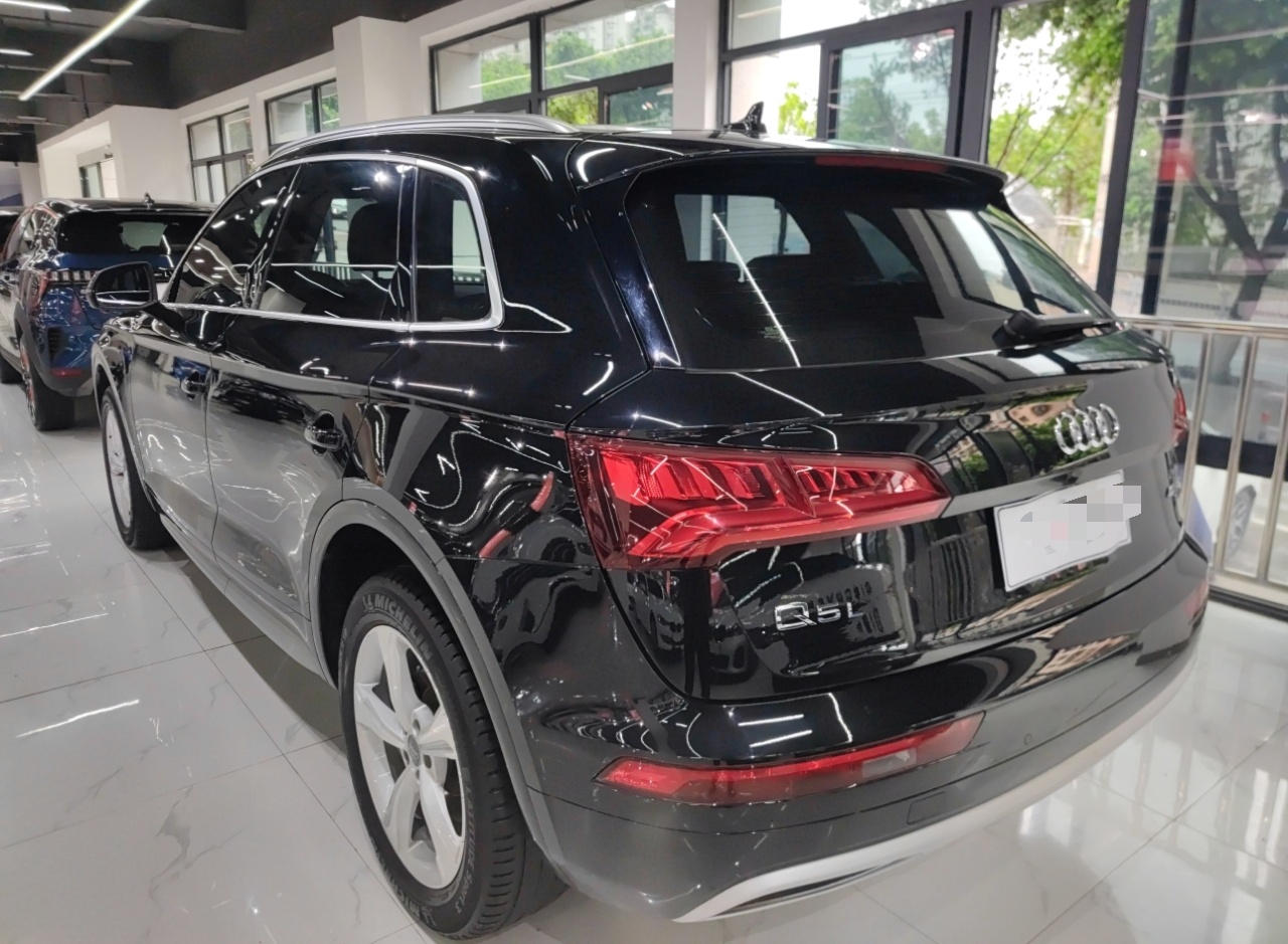 奥迪Q5L 2020款 改款 40 TFSI 荣享进取型