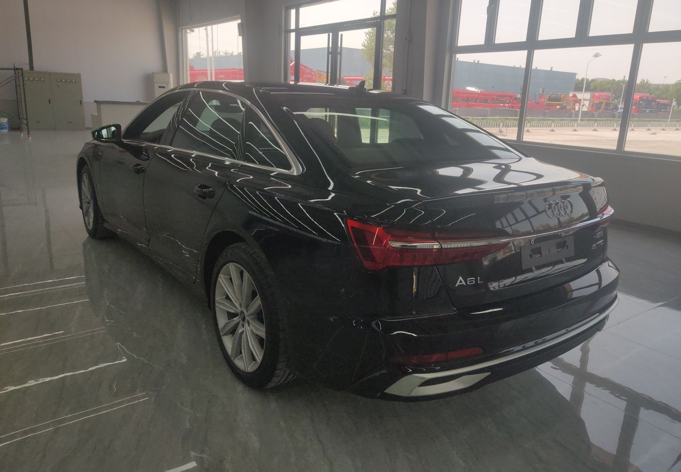 奥迪A6L 2023款 45 TFSI 臻选动感型