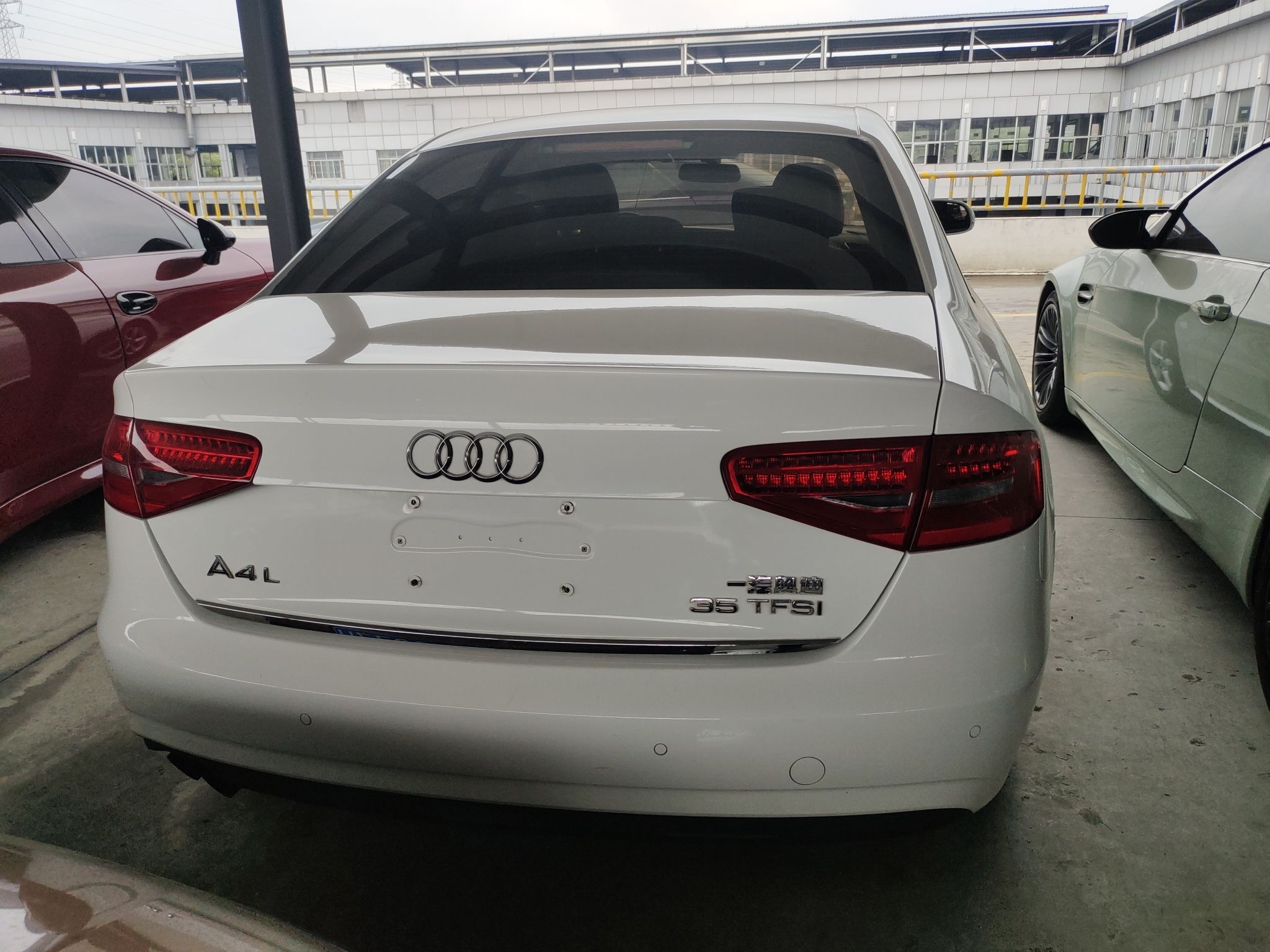 奥迪A4L 2013款 35 TFSI 自动标准型