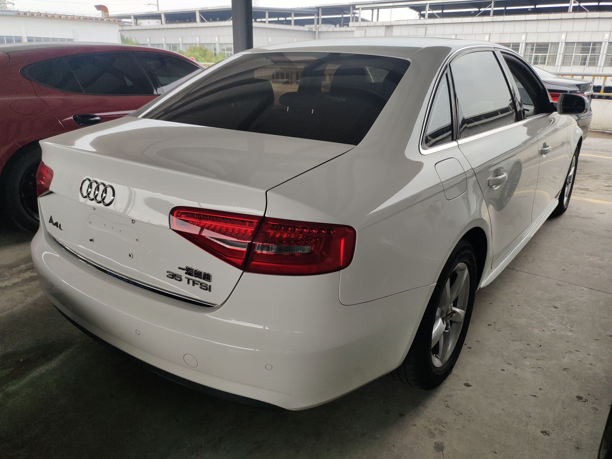 奥迪A4L 2013款 35 TFSI 自动标准型