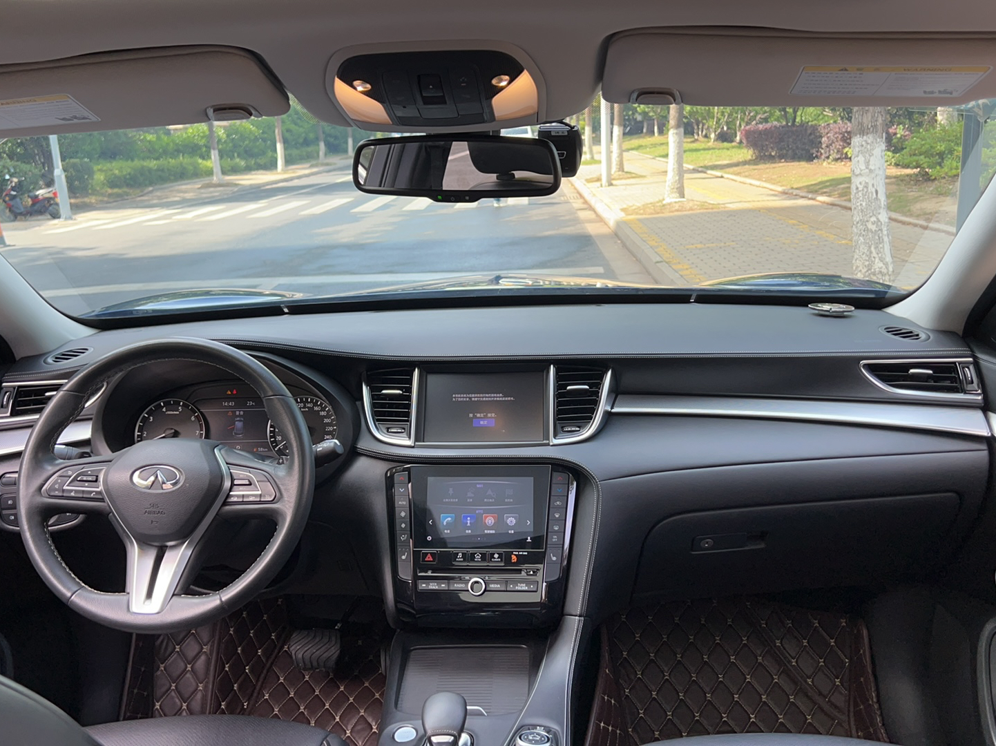 英菲尼迪QX50 2018款 2.0T 四驱菁英版