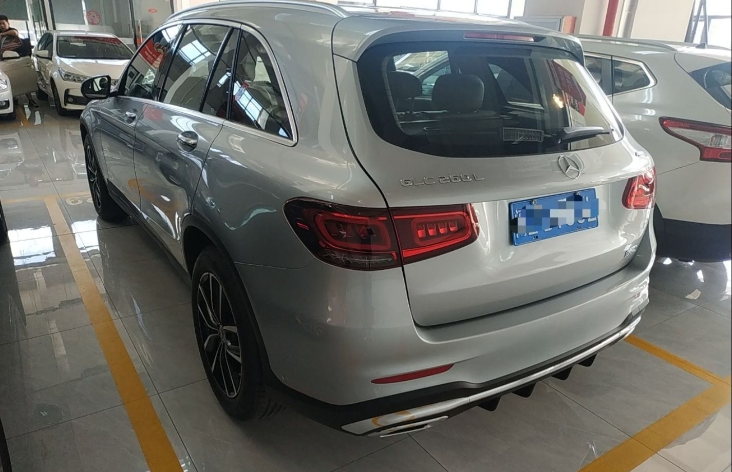 奔驰GLC级 2022款 改款二 GLC 260 L 4MATIC 豪华型