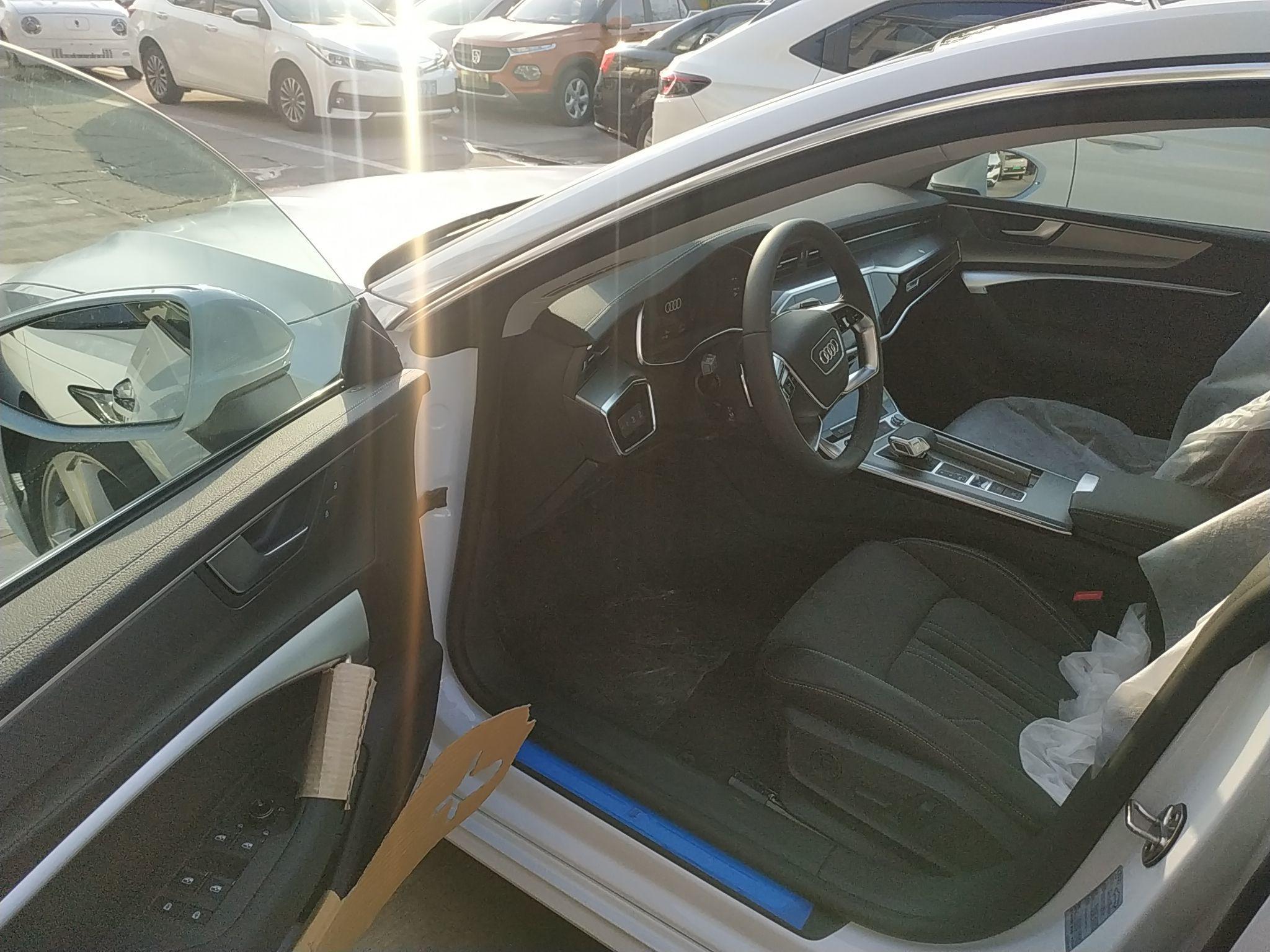 奥迪A7L 2022款 45 TFSI S-line 筑梦未来版