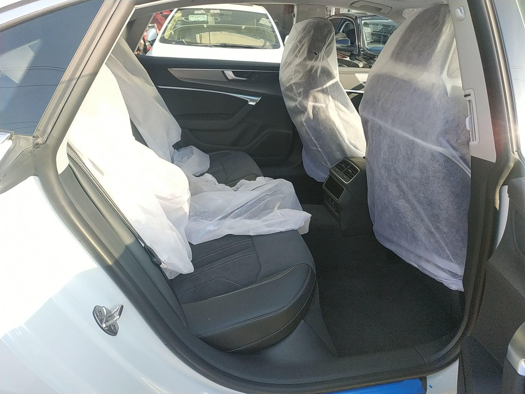 奥迪A7L 2022款 45 TFSI S-line 筑梦未来版