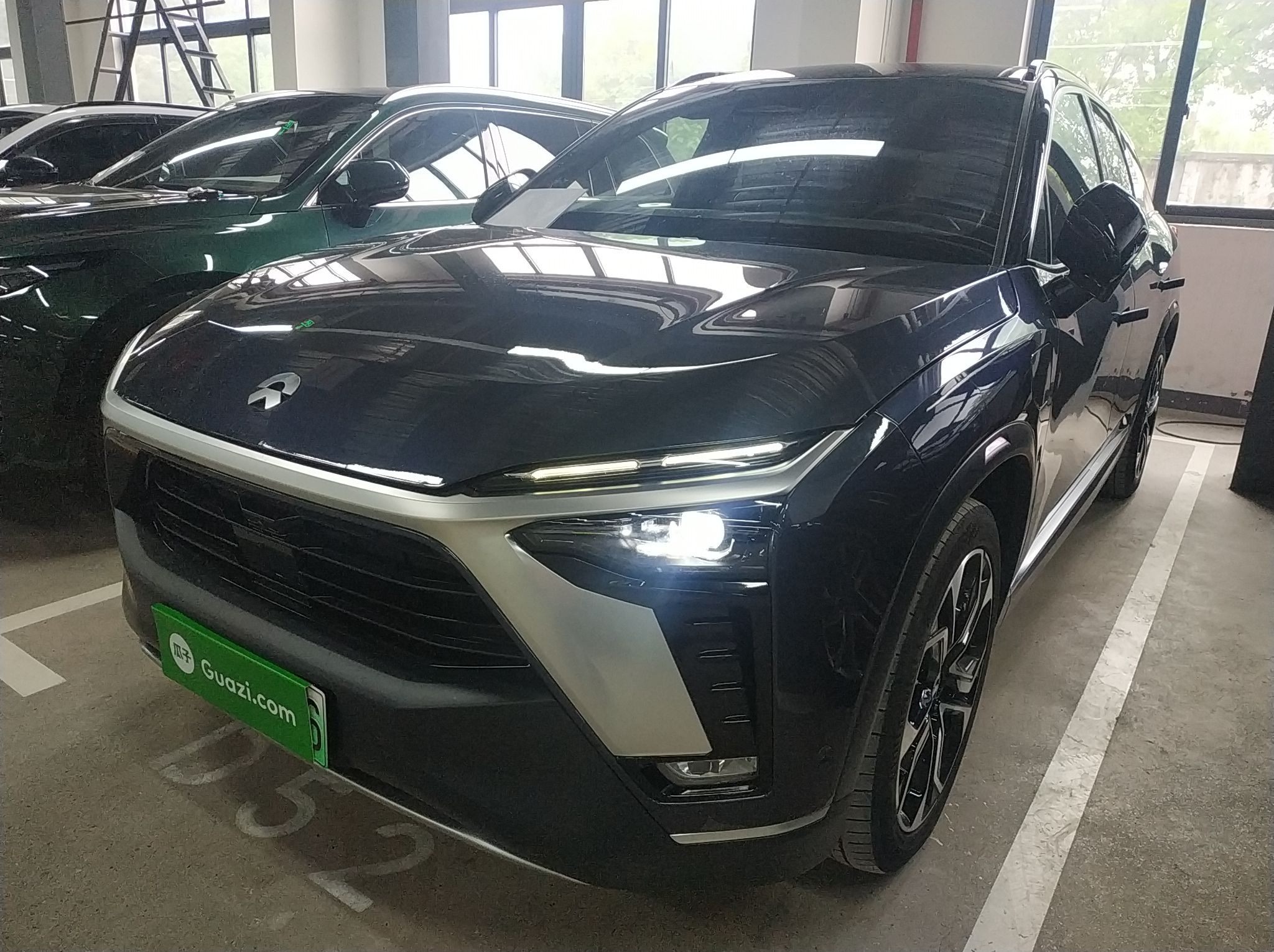 蔚来ES8 2020款 415KM 基准版 六座版