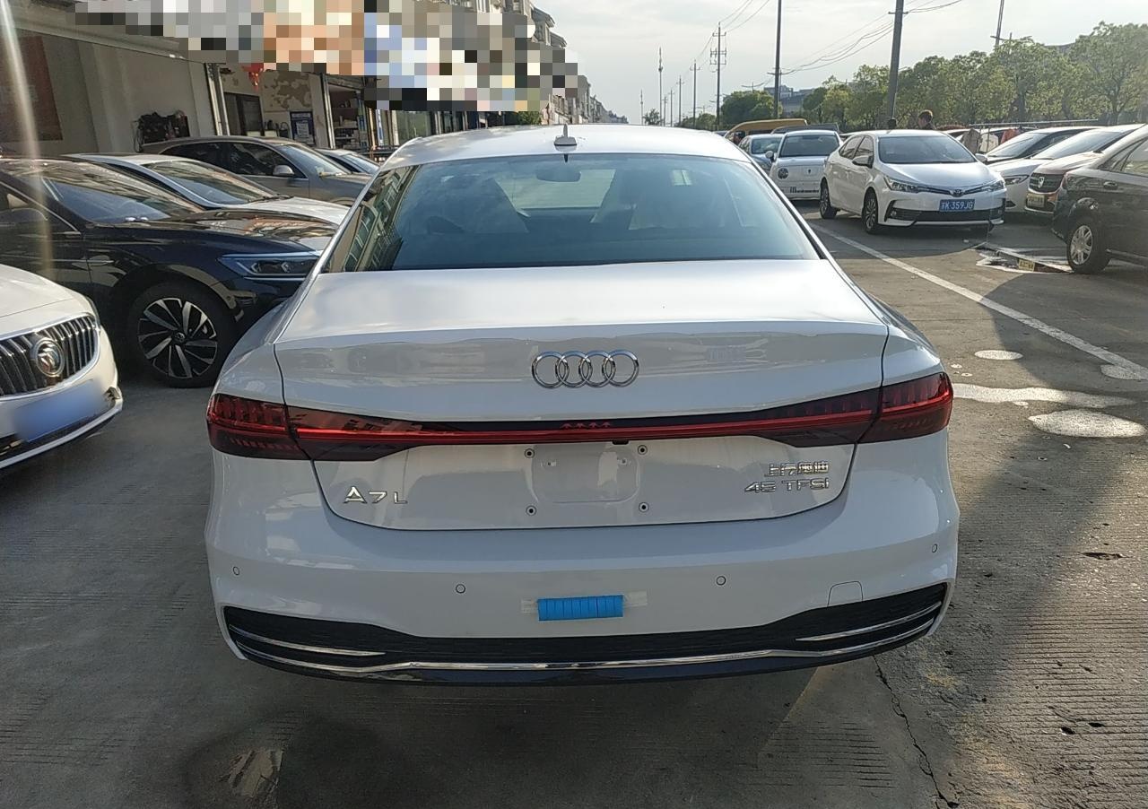 奥迪A7L 2022款 45 TFSI S-line 筑梦未来版