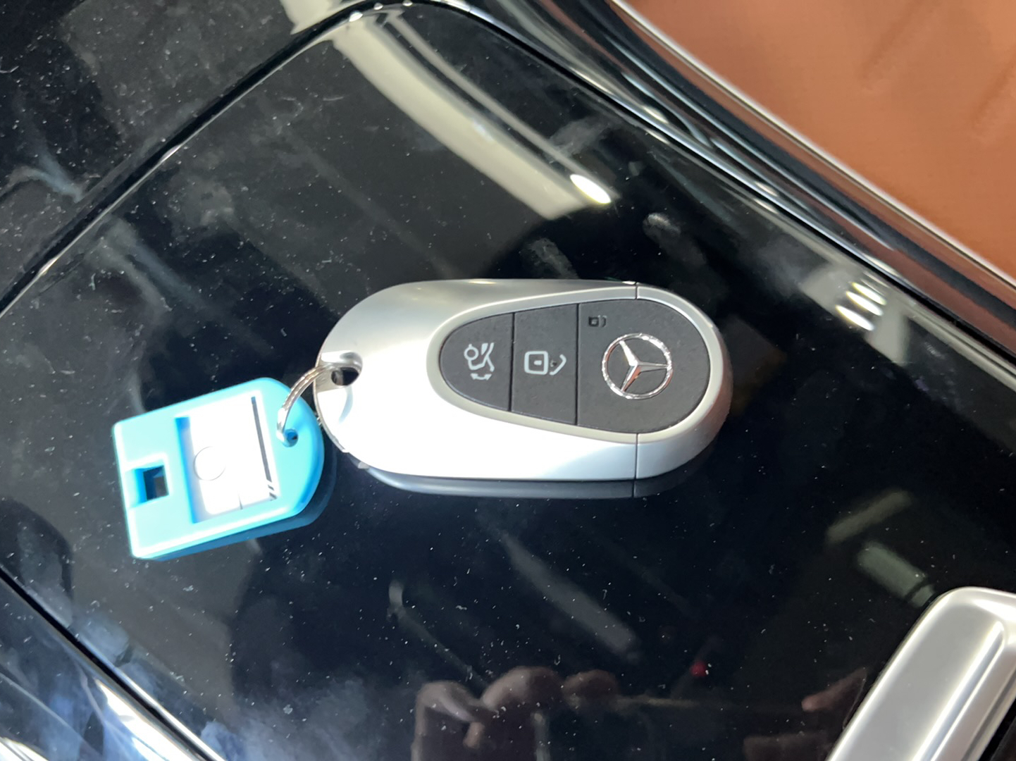 奔驰GLC级 2023款 GLC 260 L 4MATIC 动感型 7座