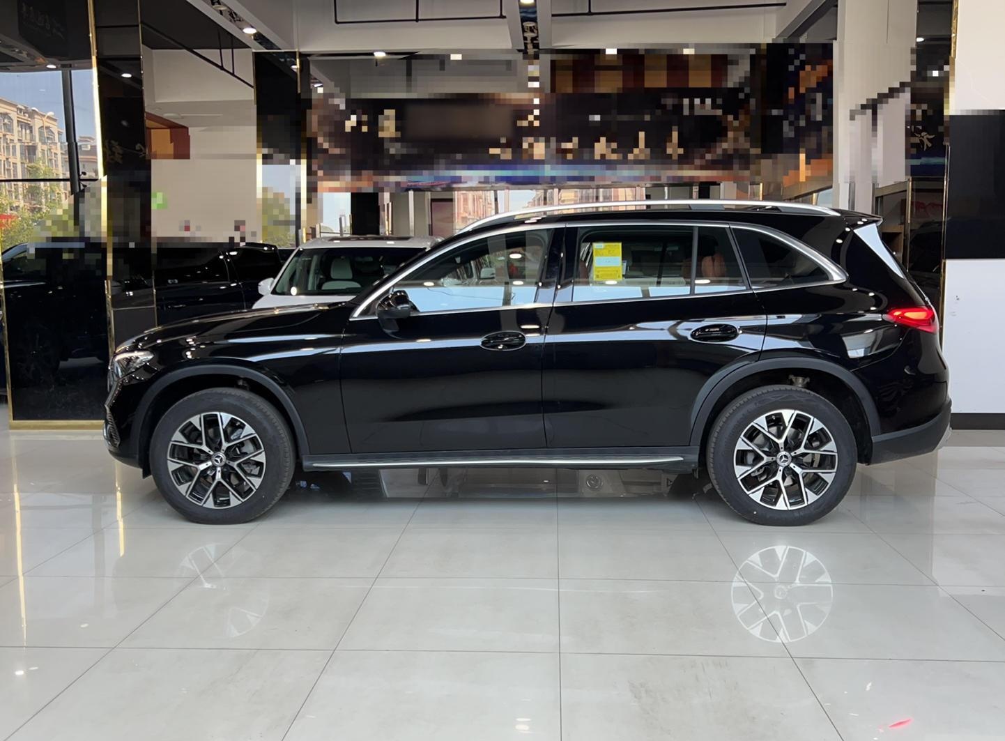 奔驰GLC级 2023款 GLC 260 L 4MATIC 动感型 7座