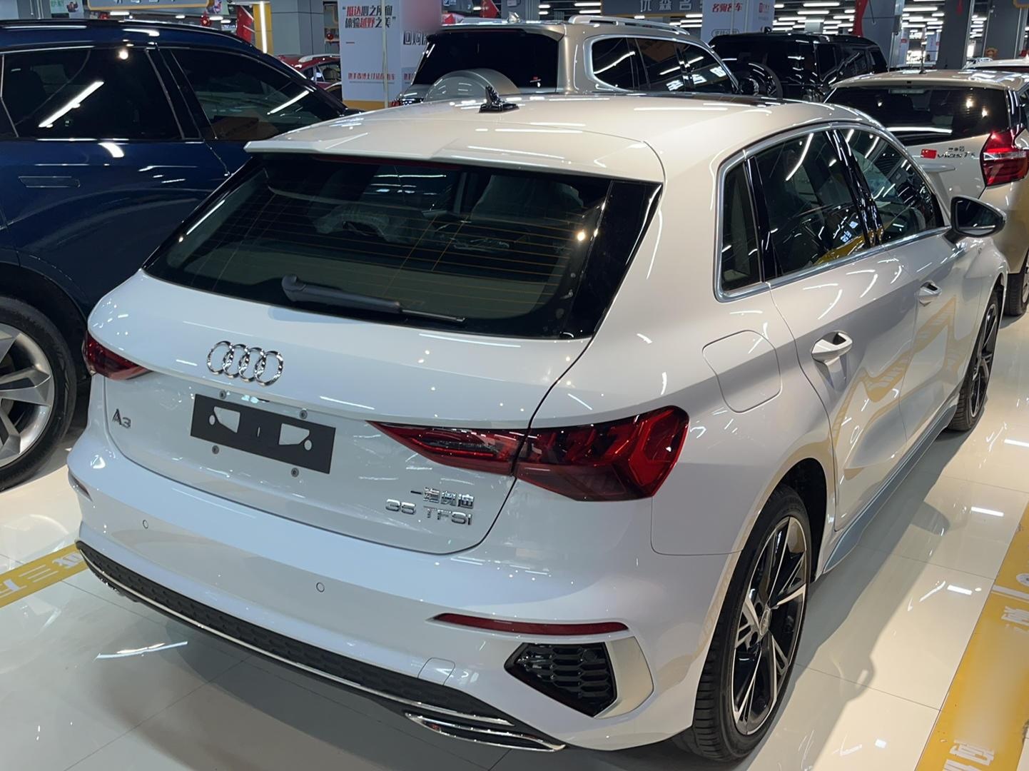 奥迪A3 2022款 Sportback 35 TFSI 时尚运动型