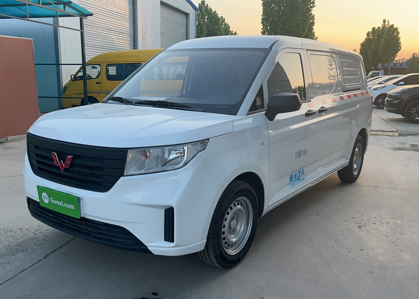 五菱汽车 五菱征程 2021款 1.5T 手动舒适型封窗车