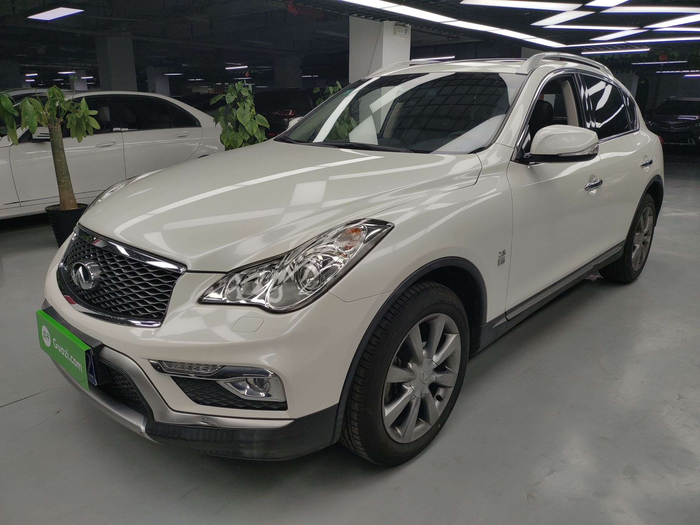 英菲尼迪QX50 2015款 2.5L 舒适版