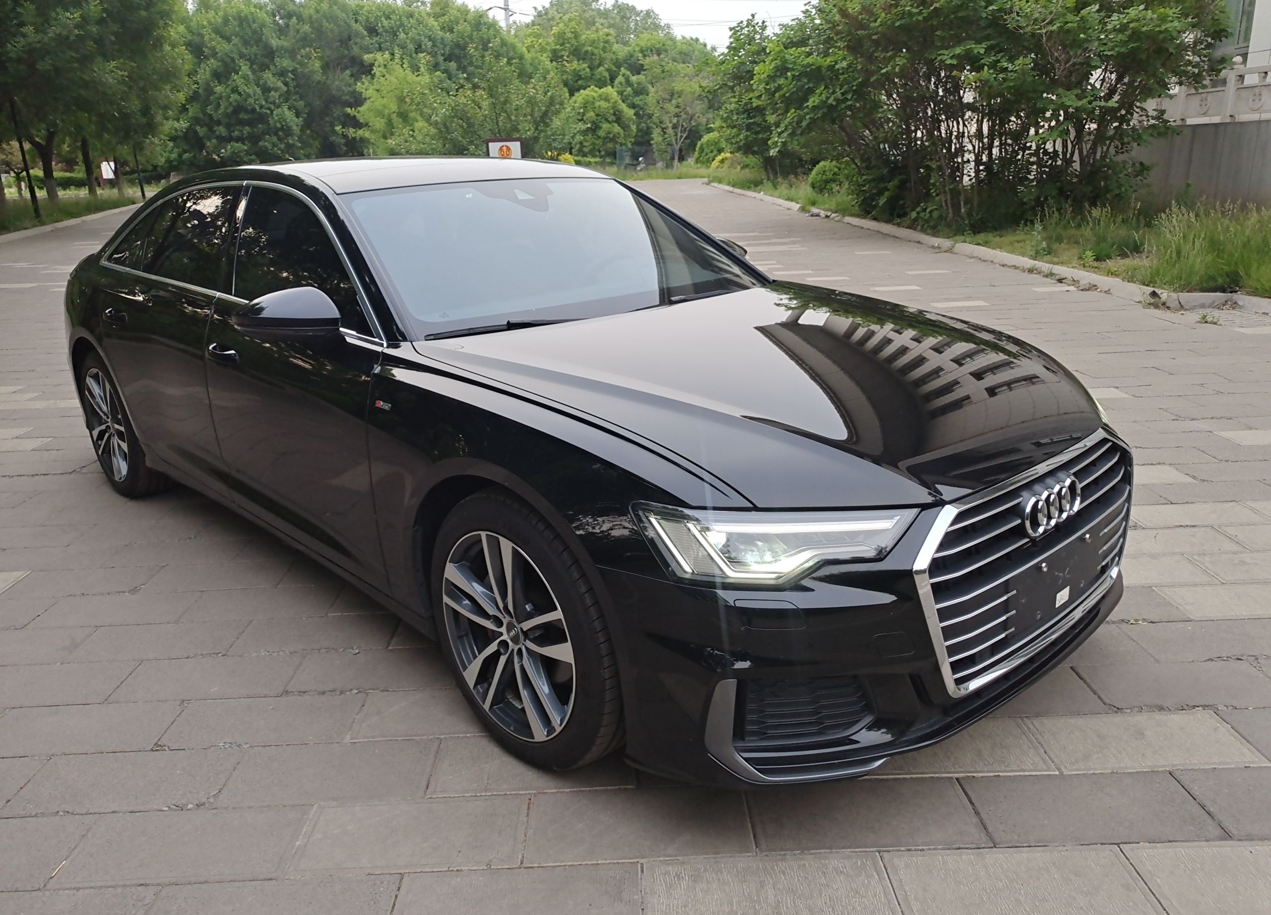 奥迪A6L 2019款 40 TFSI 豪华动感型