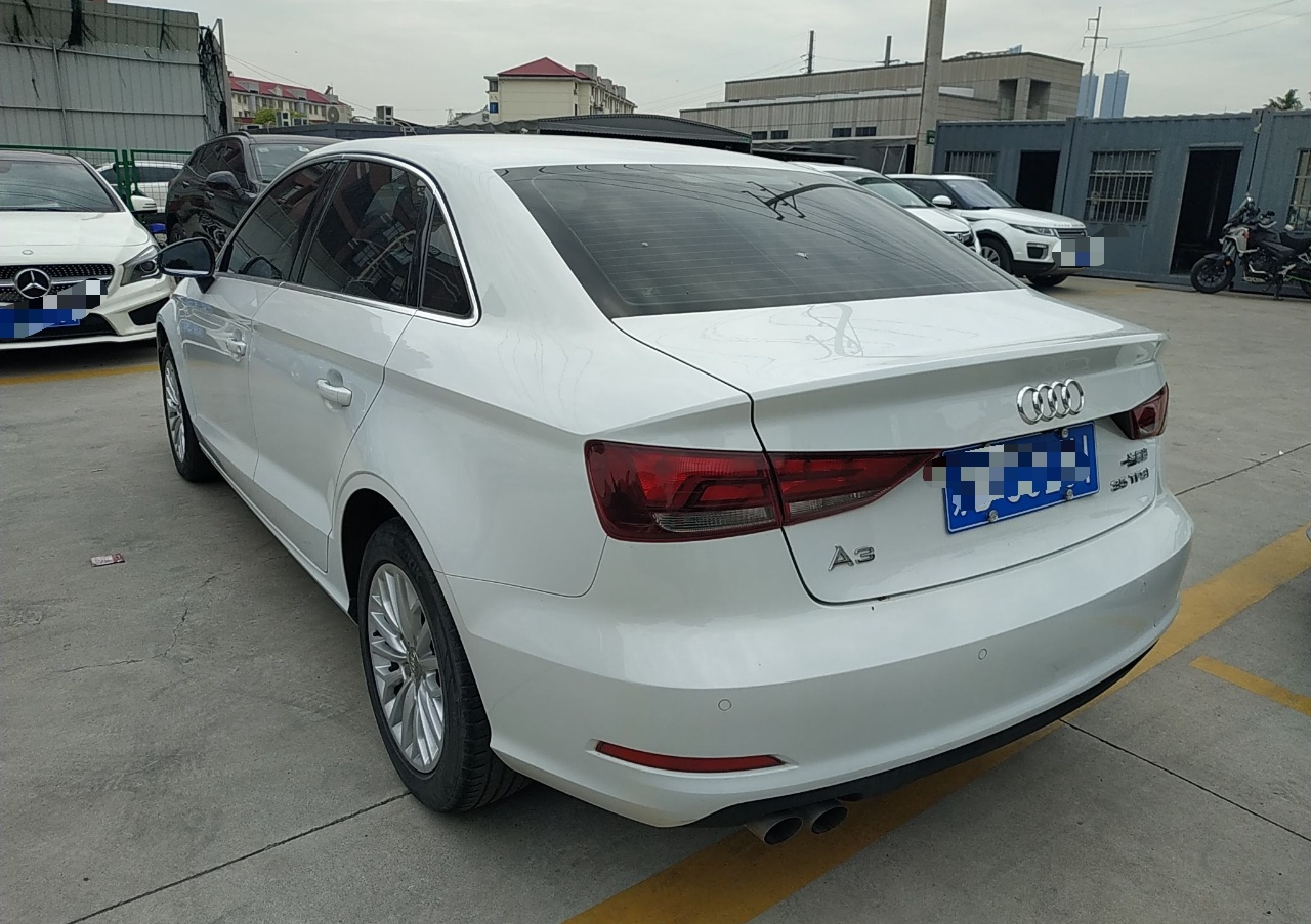 奥迪A3 2014款 Limousine 35 TFSI 自动进取型