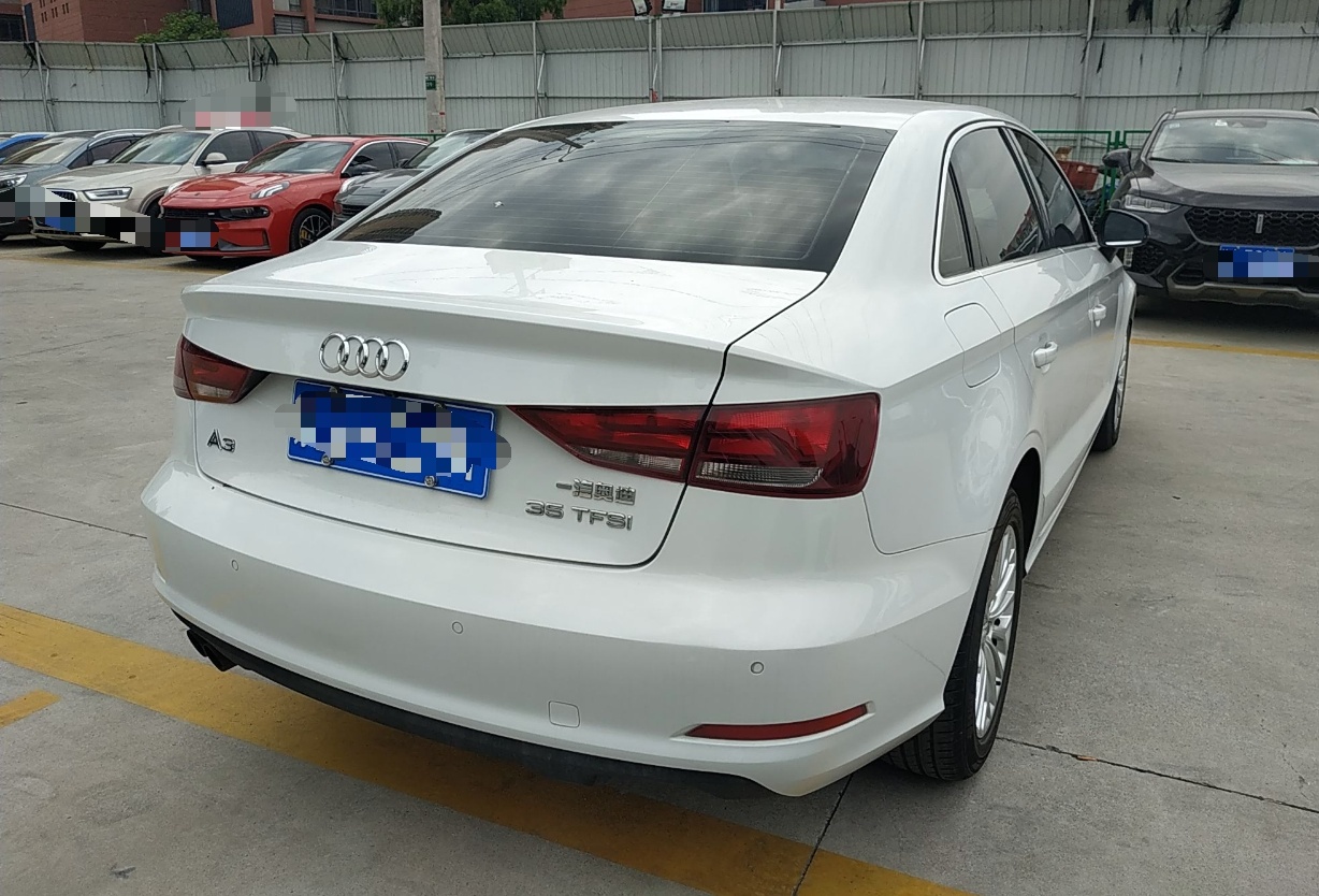 奥迪A3 2014款 Limousine 35 TFSI 自动进取型