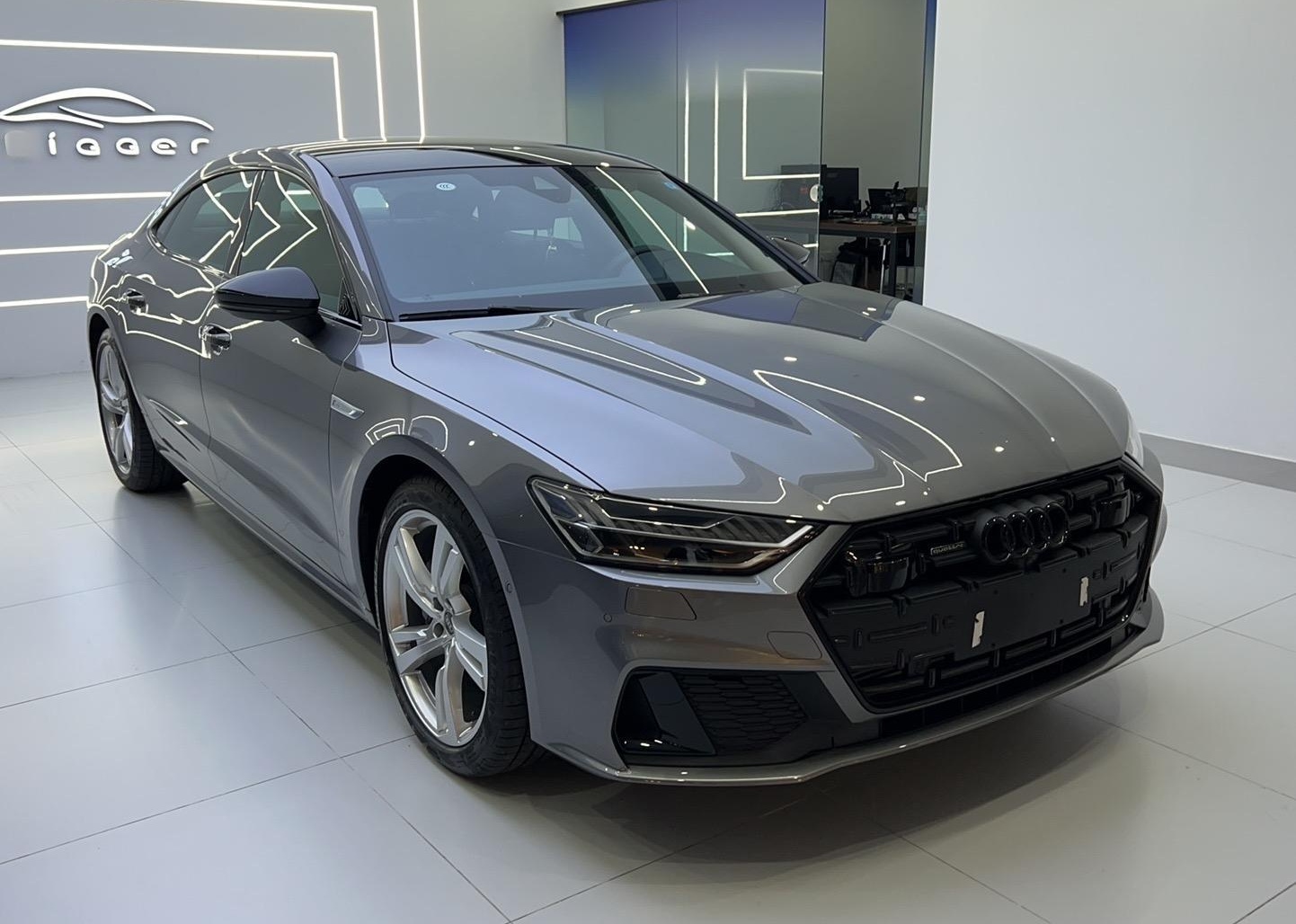 奥迪A7L 2022款 45 TFSI quattro S-line 风骑士