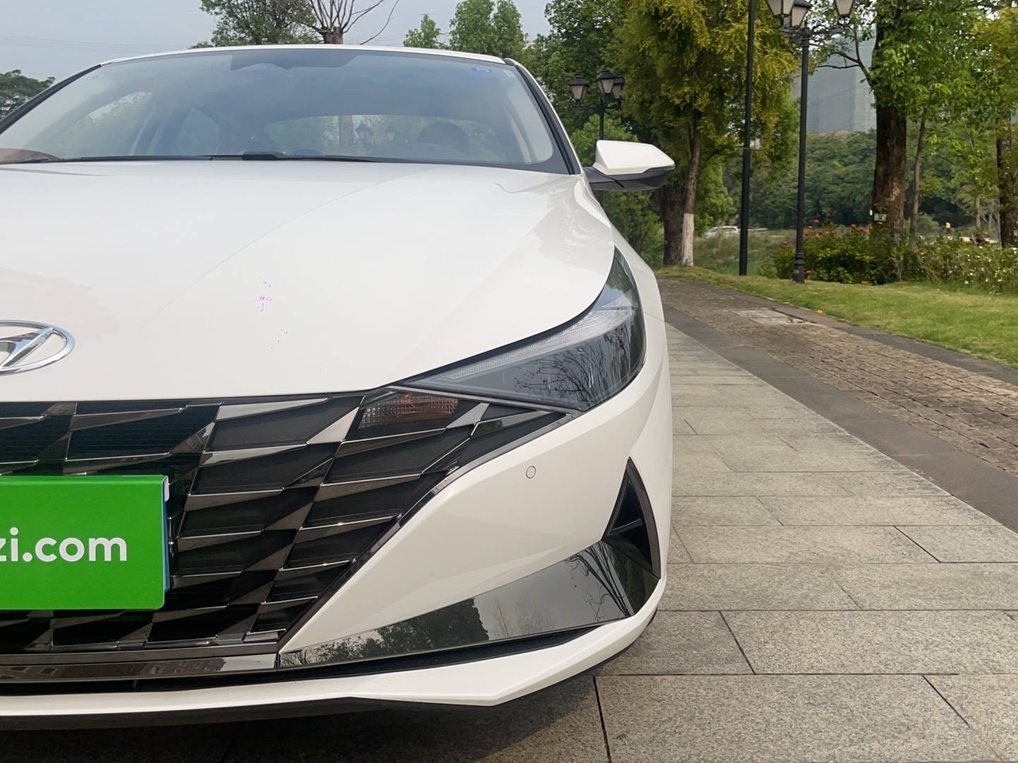 现代 伊兰特 2022款 1.5L CVT LUX尊贵版