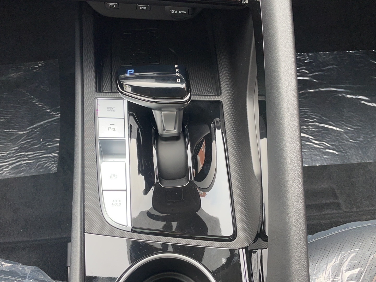 现代 伊兰特 2022款 1.5L CVT LUX尊贵版