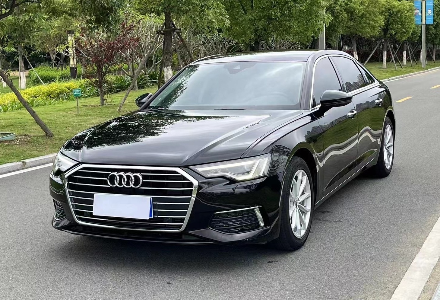 奥迪A6L 2019款 40 TFSI 豪华致雅型