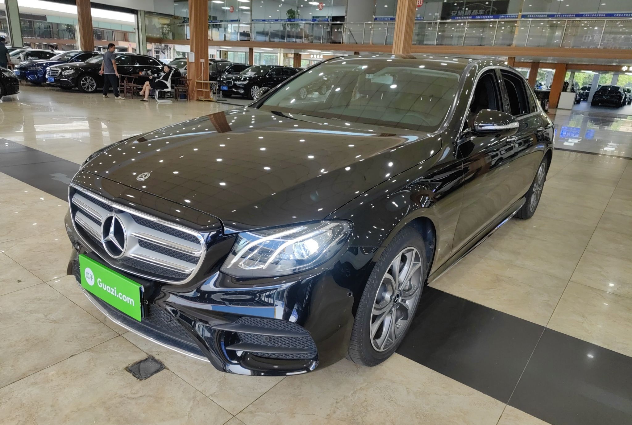 奔驰E级 2020款 E 300 L 运动时尚型