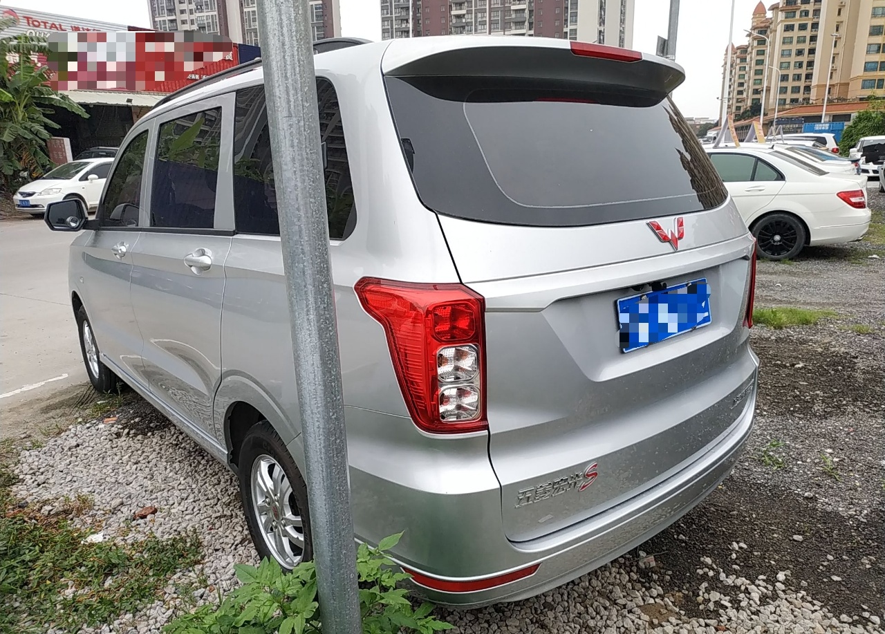 五菱汽车 五菱宏光 2021款 1.5L S标准型LAR