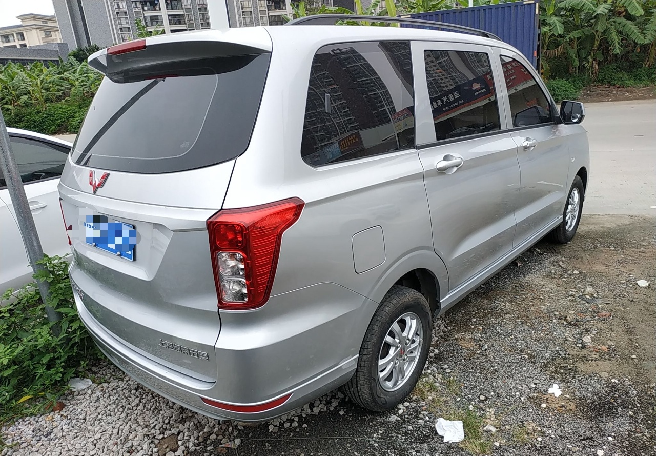 五菱汽车 五菱宏光 2021款 1.5L S标准型LAR