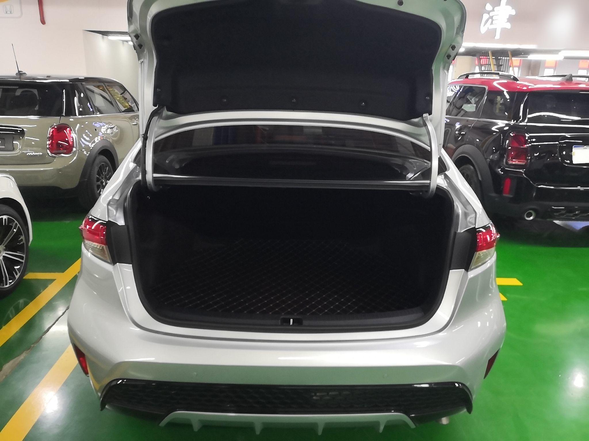 丰田 雷凌 2022款 双擎 1.8H E-CVT运动版