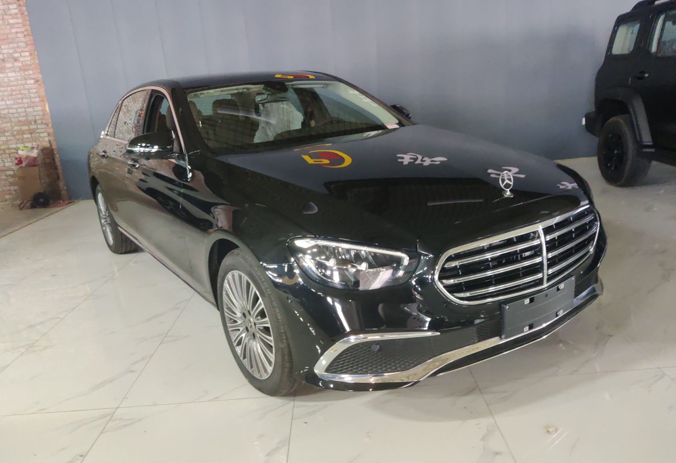 奔驰E级 2023款 E 300 L 时尚型