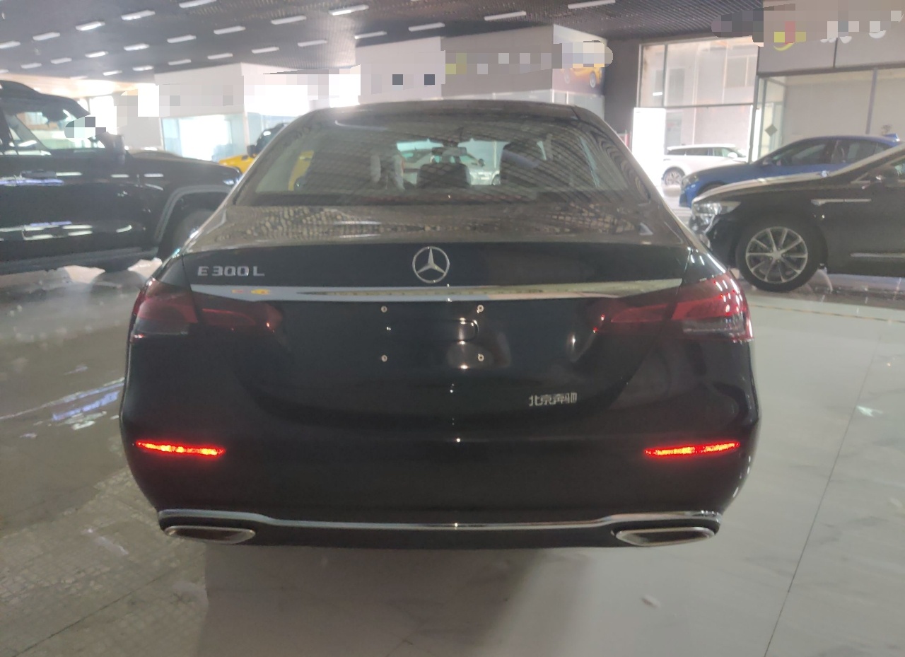 奔驰E级 2023款 E 300 L 时尚型