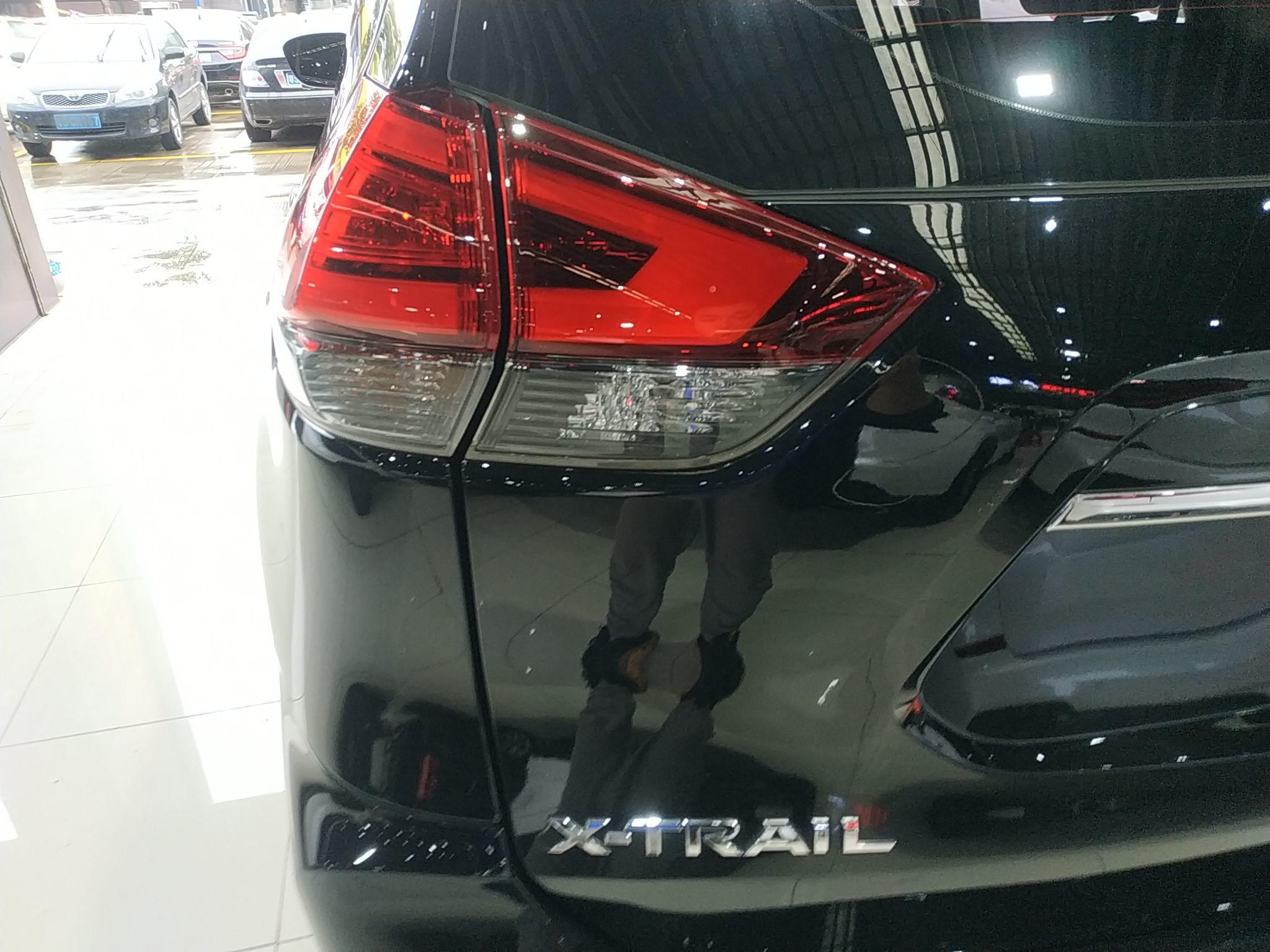 日产 奇骏 2021款 2.0L XL ITS 3rows CVT 2WD智联七座舒适版