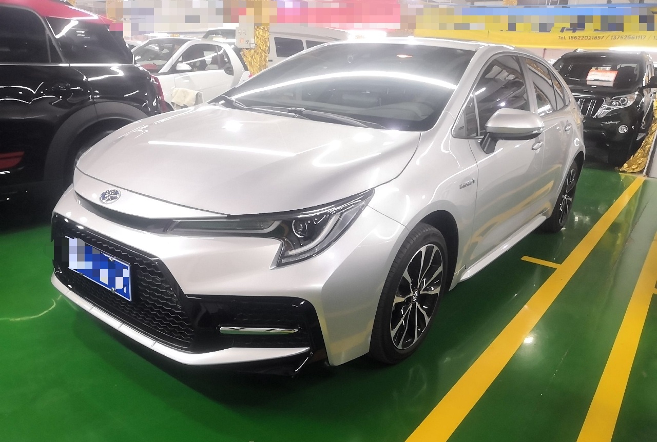 丰田 雷凌 2022款 双擎 1.8H E-CVT运动版