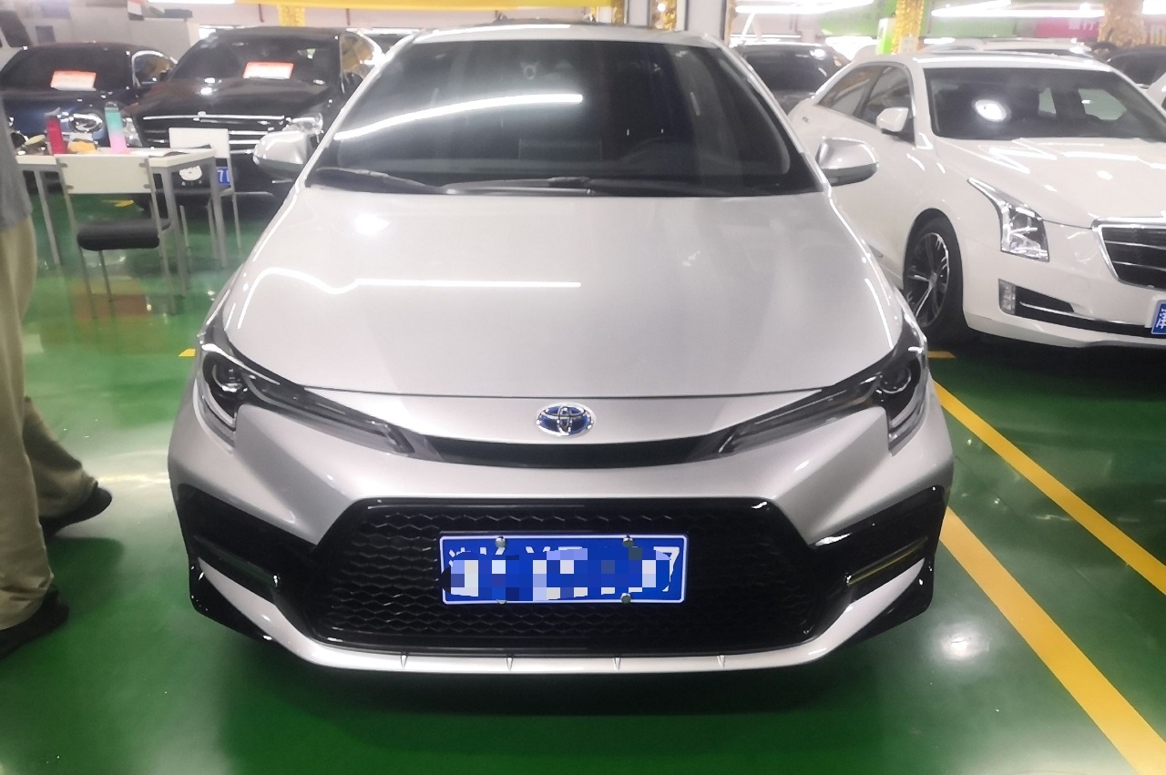 丰田 雷凌 2022款 双擎 1.8H E-CVT运动版