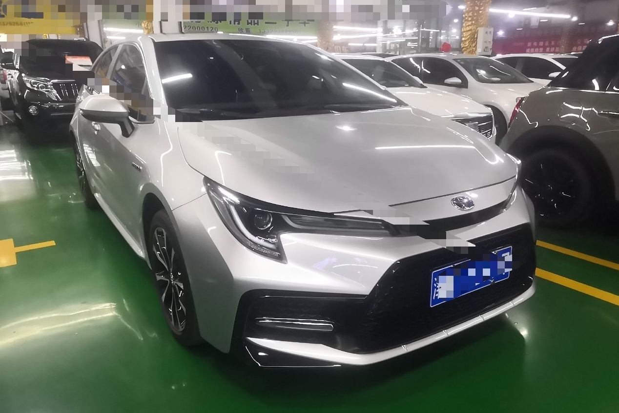 丰田 雷凌 2022款 双擎 1.8H E-CVT运动版