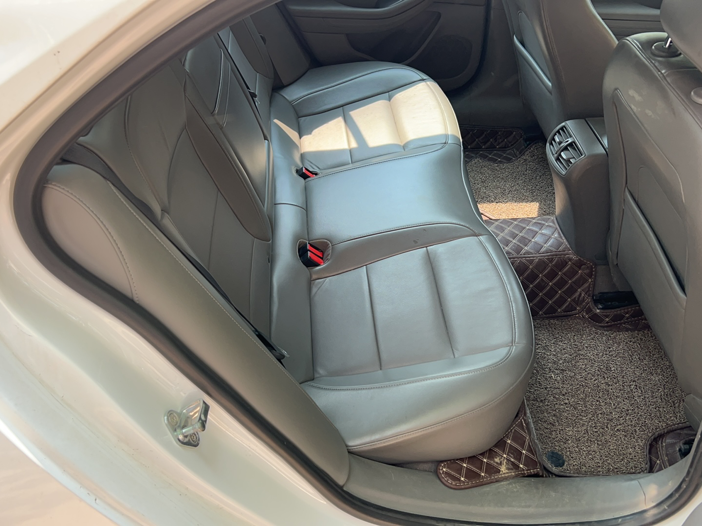 雪佛兰 迈锐宝 2014款 2.0L 自动豪华版中控内饰44