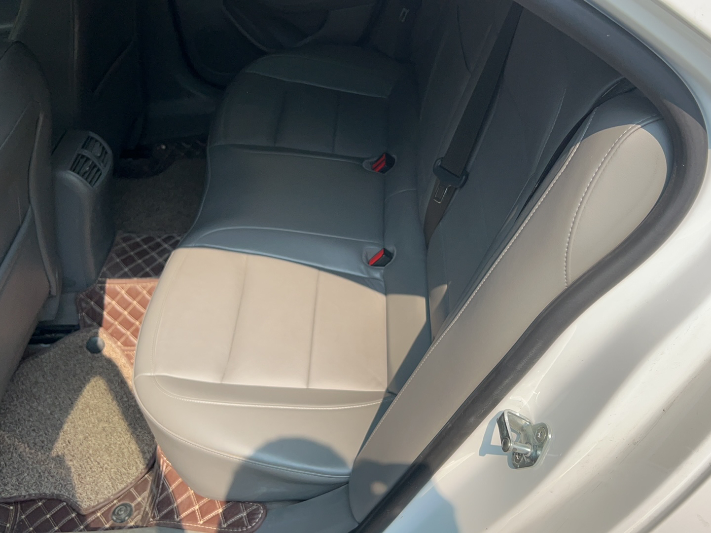 雪佛兰 迈锐宝 2014款 2.0L 自动豪华版中控内饰21