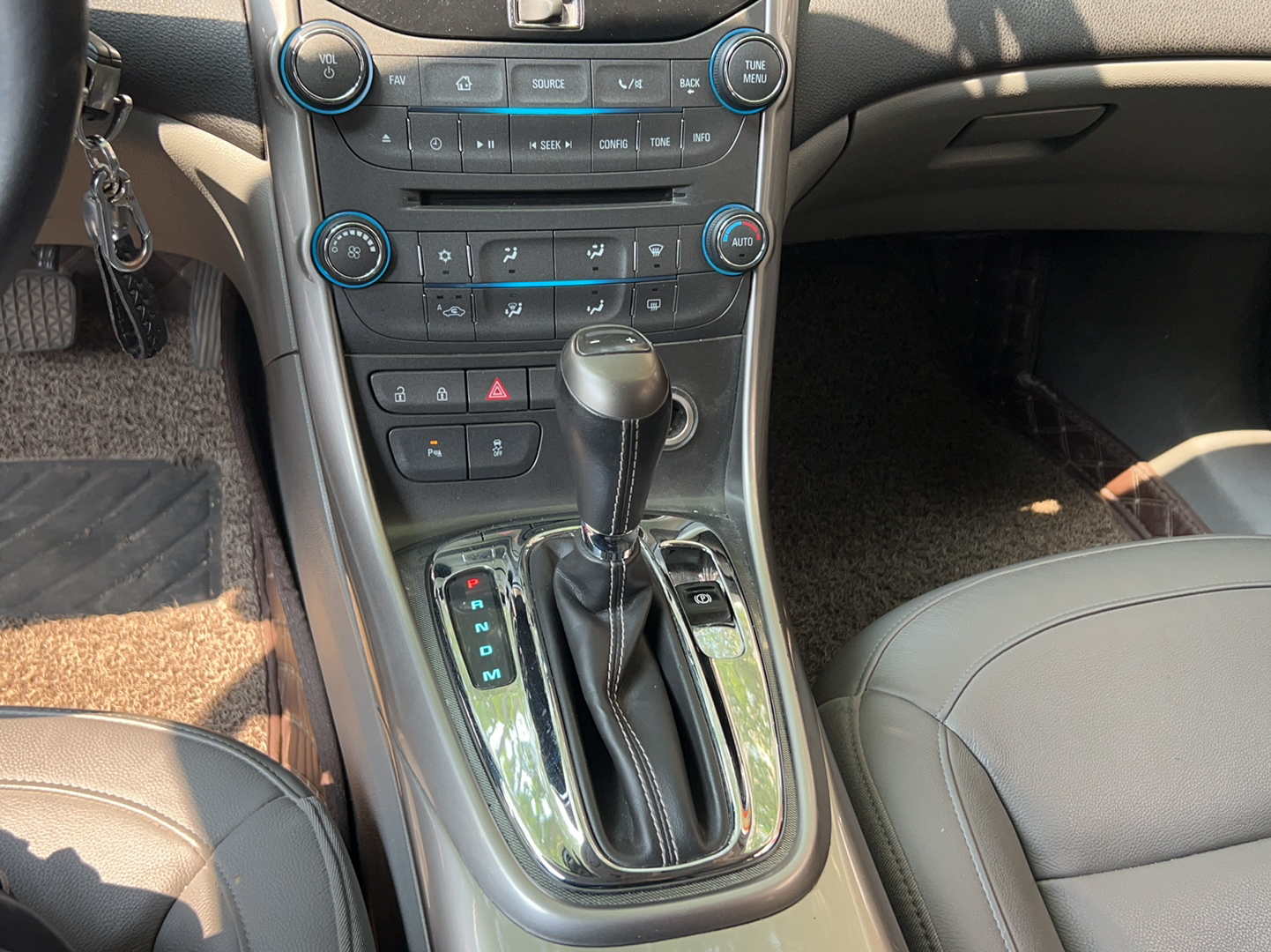 雪佛兰 迈锐宝 2014款 2.0L 自动豪华版中控内饰18