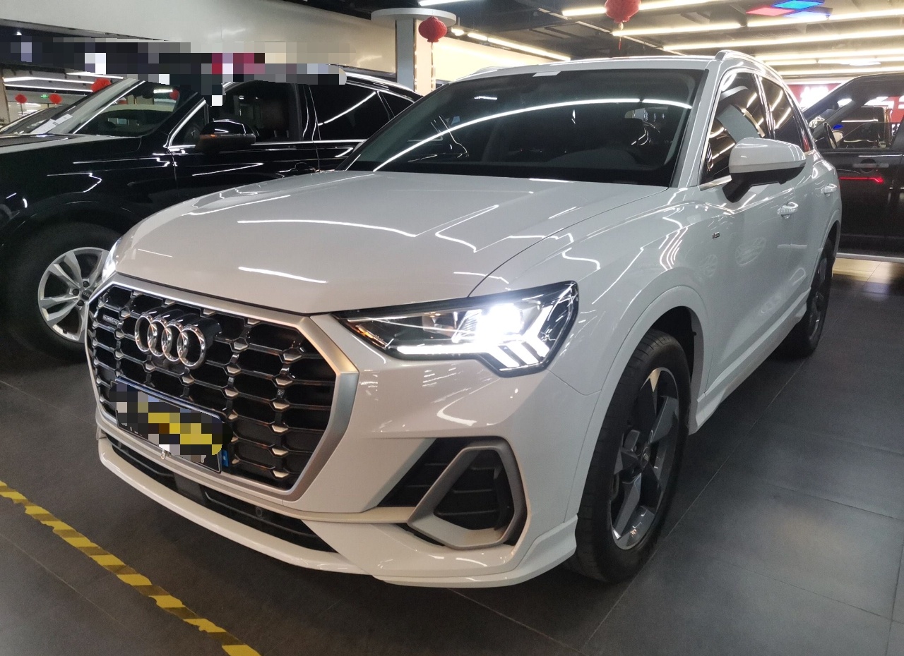 奥迪Q3 2019款 40 TFSI quattro 时尚动感型