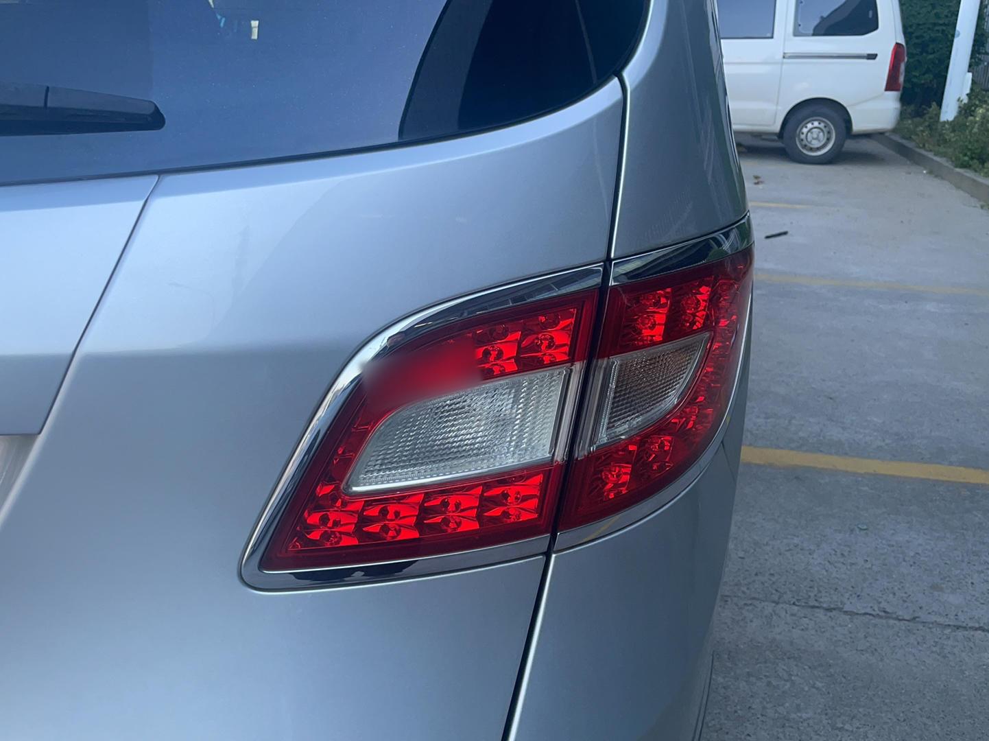 别克GL8 2011款 3.0L GT豪华商务豪雅版