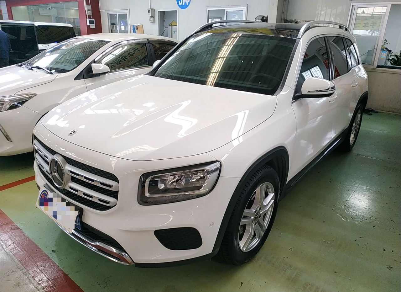 奔驰GLB 2022款 改款 GLB 180 动感型