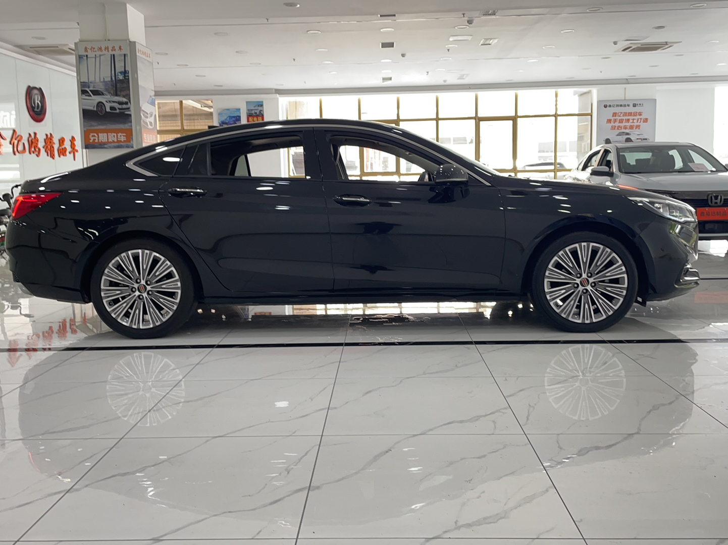 红旗H5 2022款 1.8T 自动智联旗领版