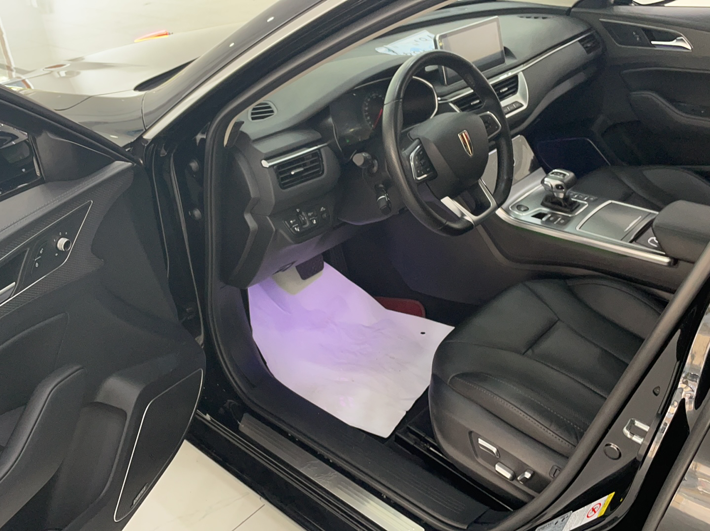 红旗H5 2022款 1.8T 自动智联旗领版