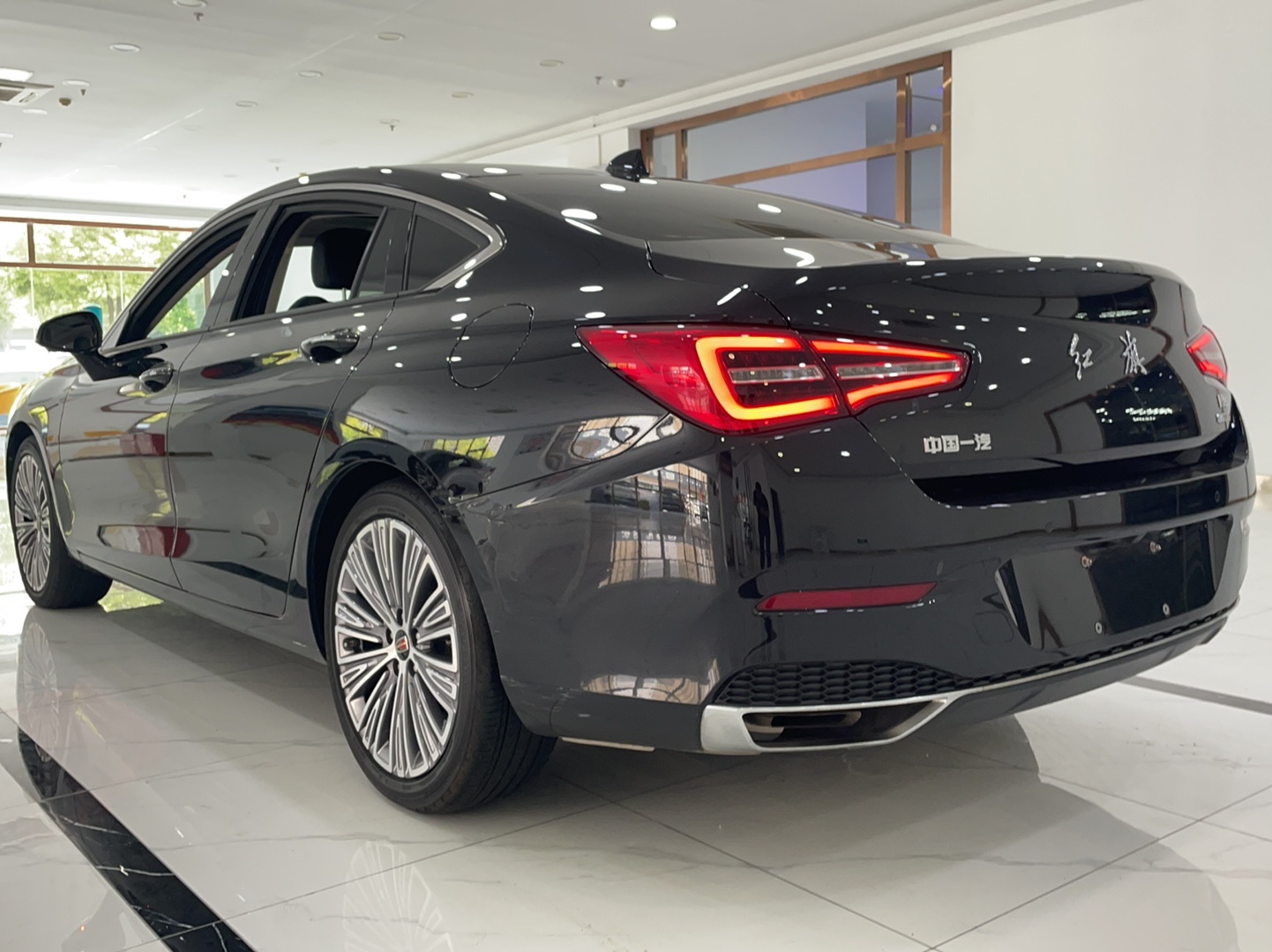 红旗H5 2022款 1.8T 自动智联旗领版