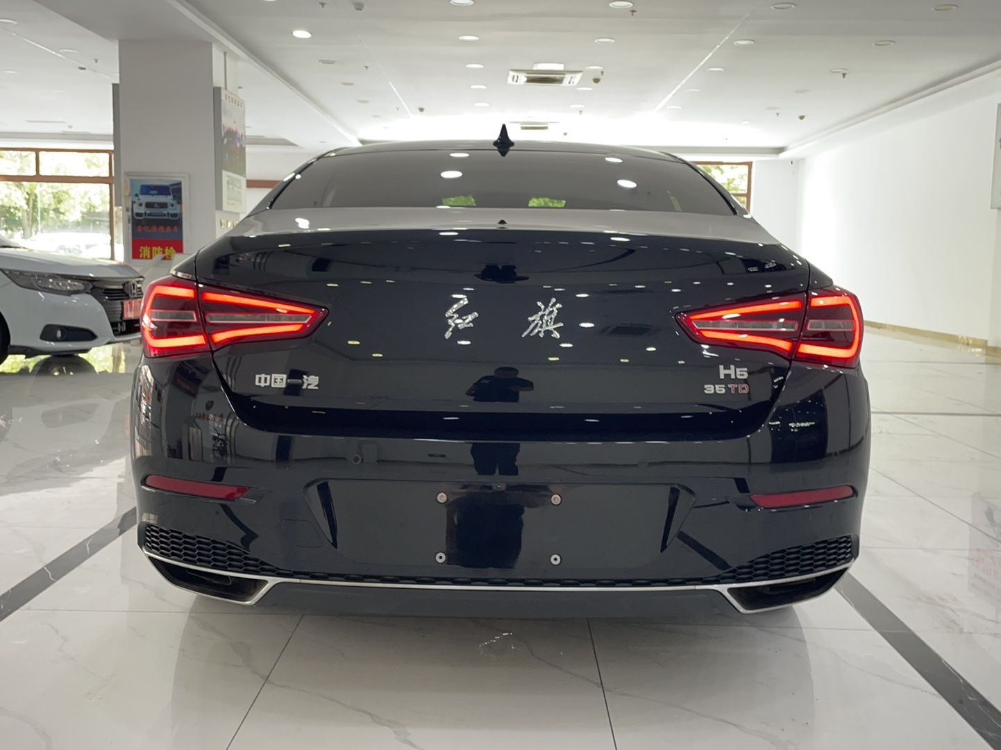 红旗H5 2022款 1.8T 自动智联旗领版