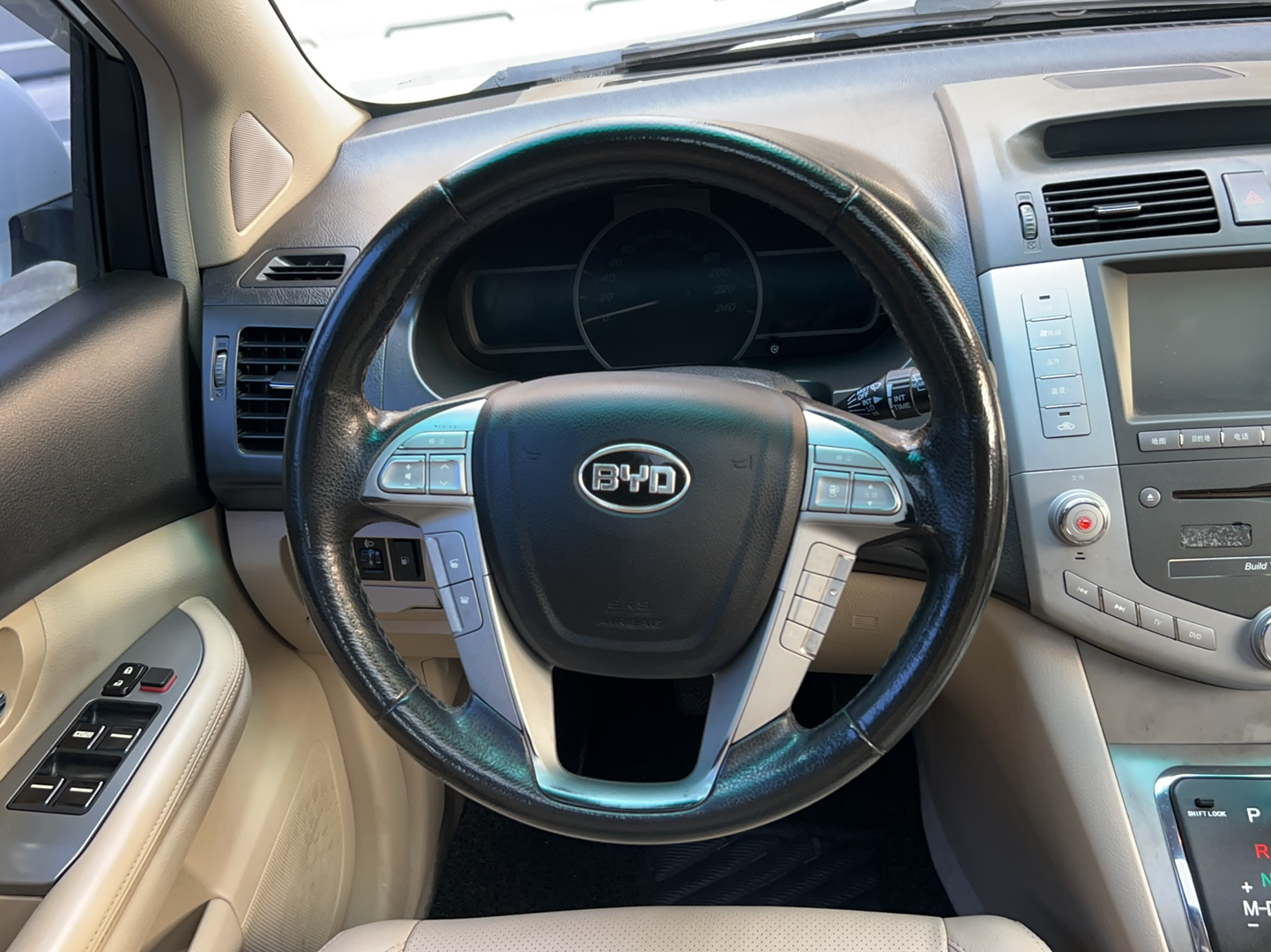 比亚迪S6 2013款 白金版 2.4L 自动尊享型