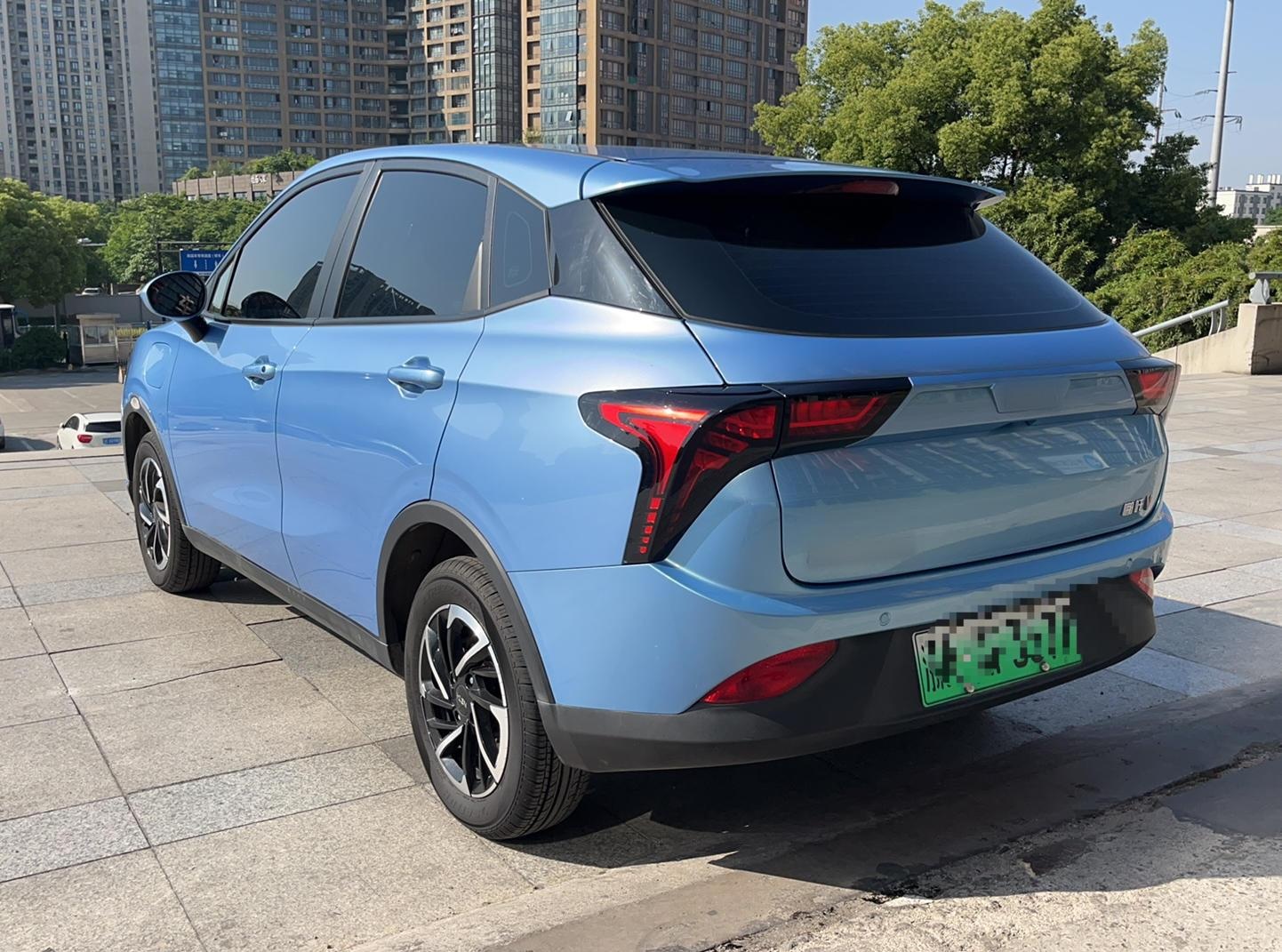 哪吒汽车 哪吒V 2021款 长续航娱乐版升级型