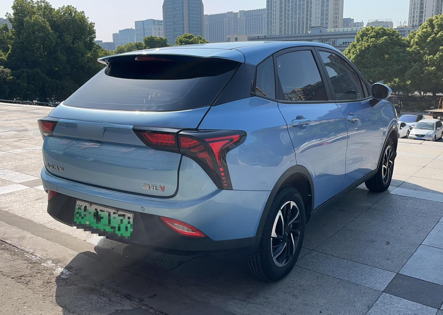 哪吒汽车 哪吒V 2021款 长续航娱乐版升级型